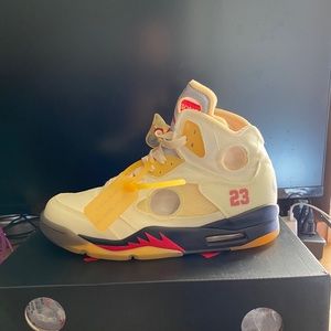 DS OFF-WHITE x Air Jordan 5 “Sail”